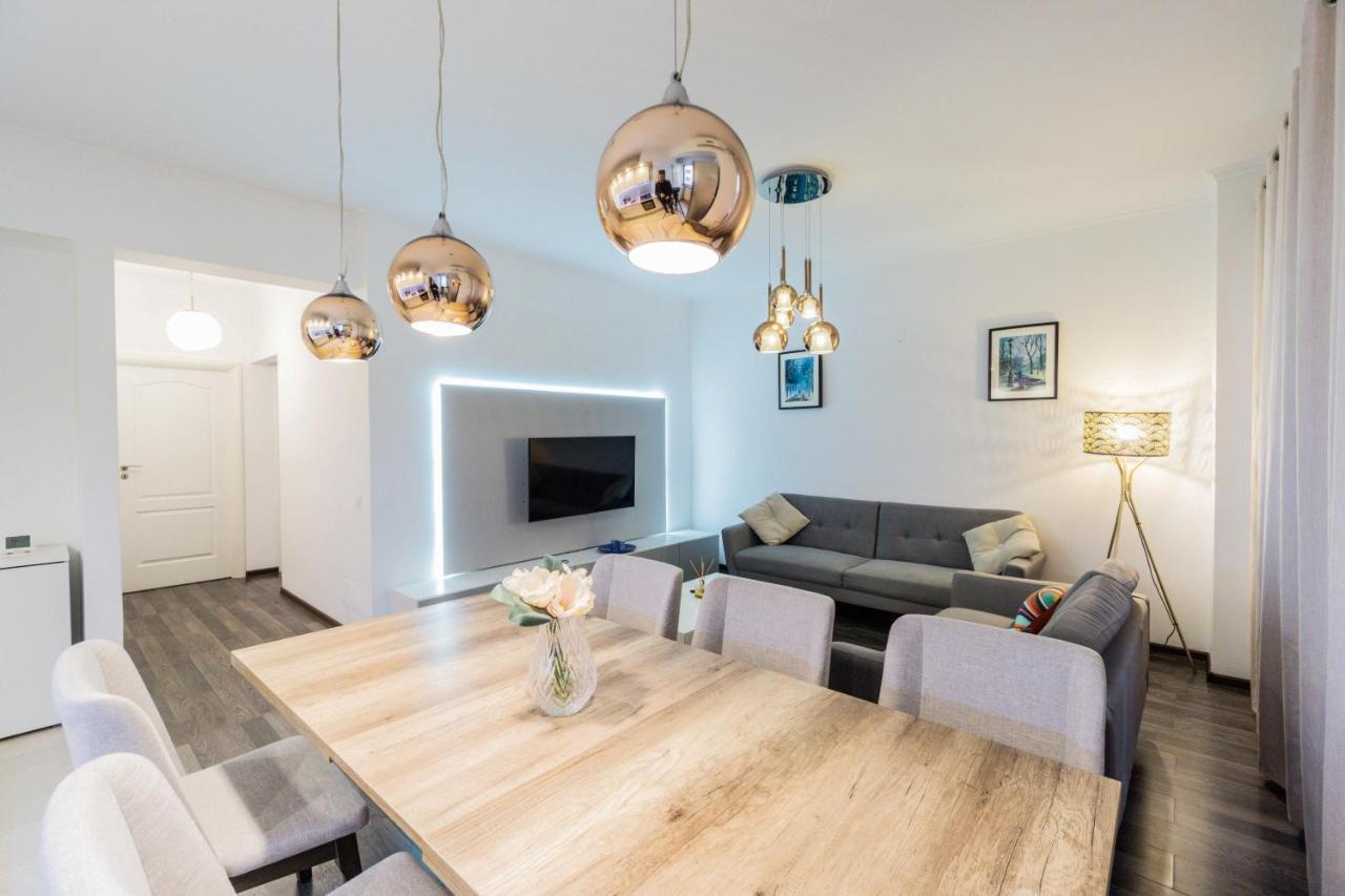 Luxury Baneasa Appartamento Bucarest Esterno foto