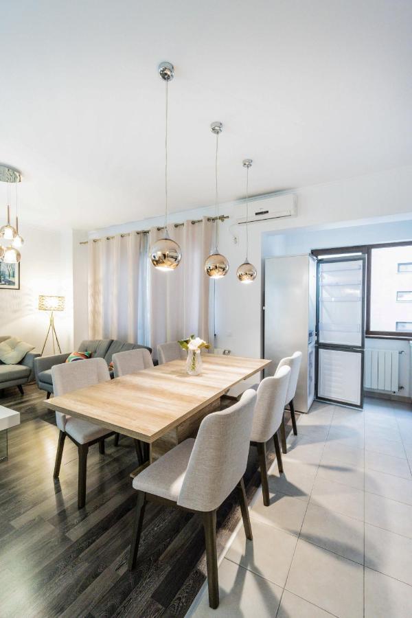Luxury Baneasa Appartamento Bucarest Esterno foto