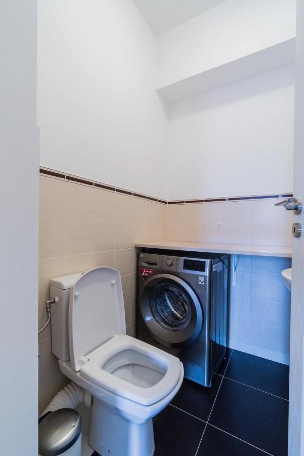 Luxury Baneasa Appartamento Bucarest Esterno foto