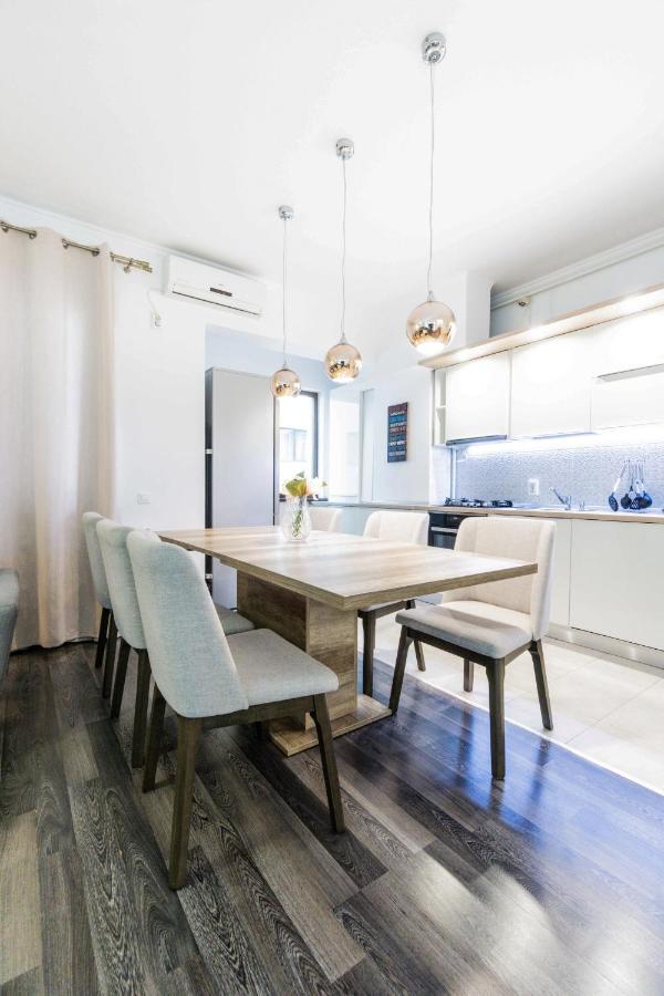Luxury Baneasa Appartamento Bucarest Esterno foto