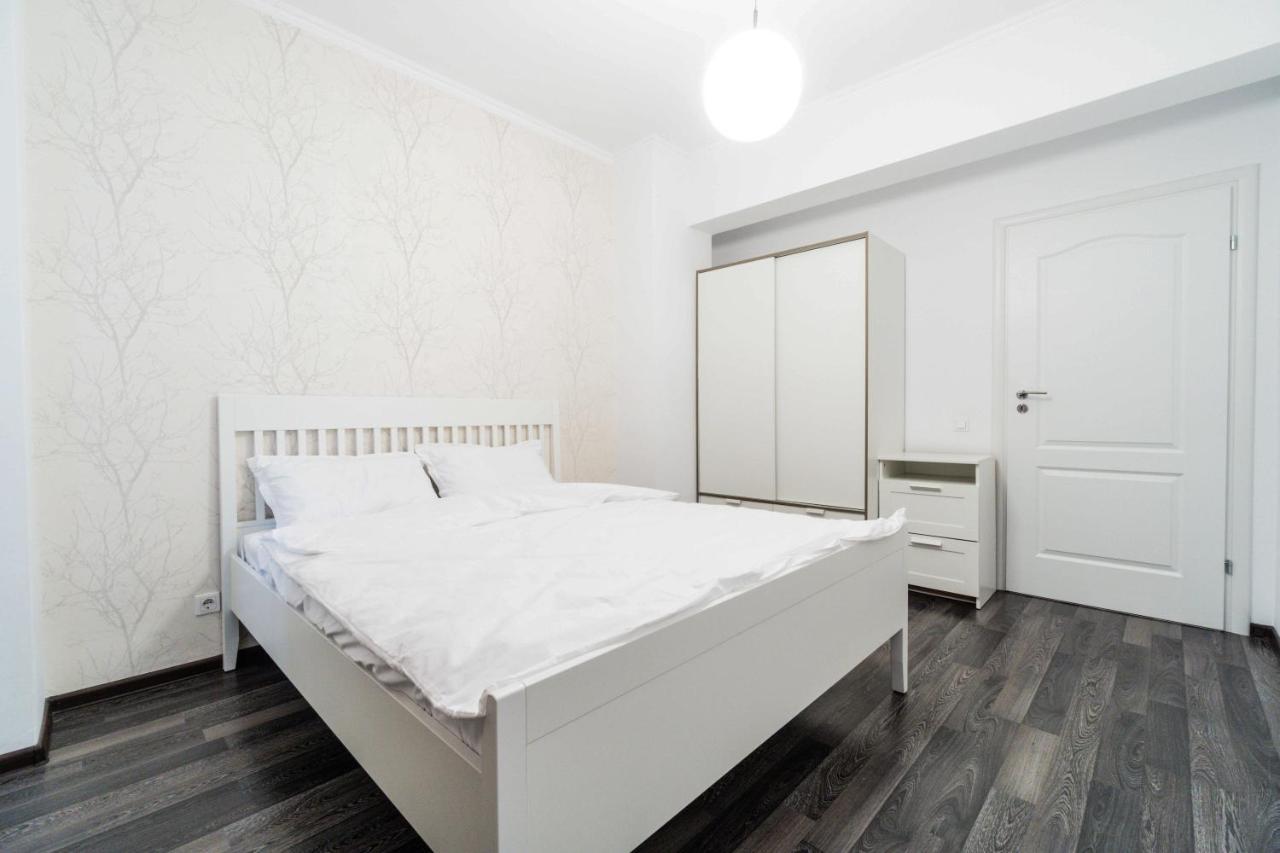 Luxury Baneasa Appartamento Bucarest Esterno foto